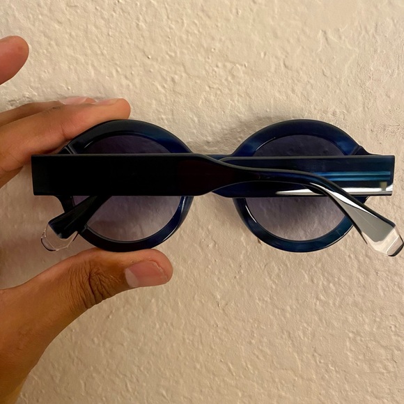 GiGi Studios Sunglasses - Picture 3 of 4